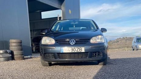 Volkswagen Golf • 2004 • 182,000 km