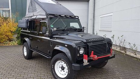 Land Rover Defender • 2007 • 209,000 km