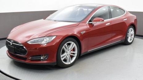 Tesla Model S • 2015 • 125,000 km