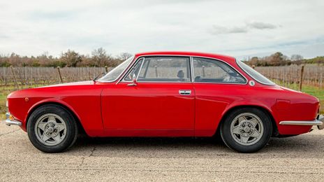 Alfa Romeo GTV • 1973 • 92,000 km
