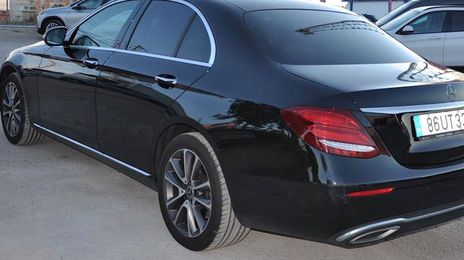 Mercedes-Benz E • 2018 • 100,000 km