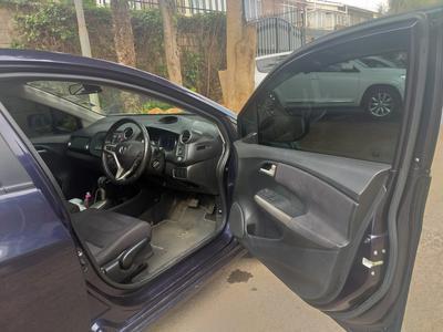 Honda Insight • 2011 • 120,000 km