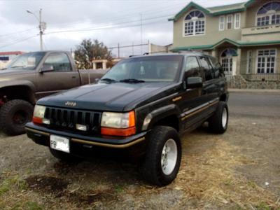 Jeep Grand Cherokee • 1996 • 200,000 km