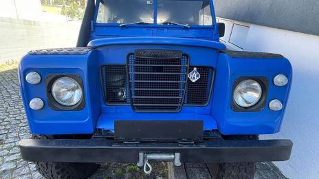 Land Rover Defender • 1998 • 5,900 km