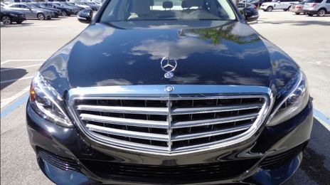 Mercedes-Benz C • 2015 • 90,000 km