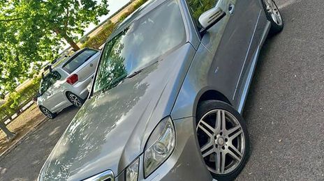 Mercedes-Benz E-320 • 2011 • 370,000 km