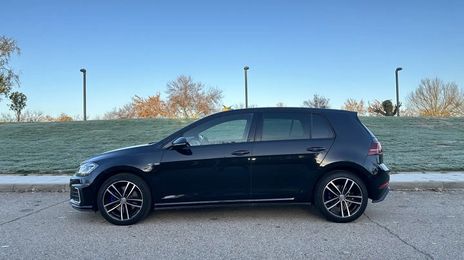 Volkswagen Golf • 2020 • 99,000 km