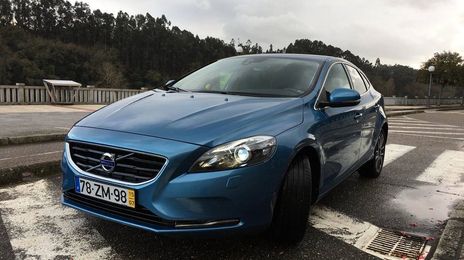 Volvo V40 • 2015 • 120,000 km