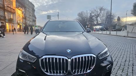 BMW X5 • 2019 • 128,000 km