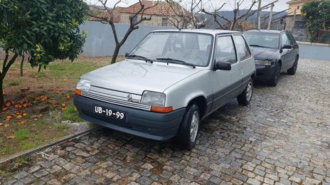 Renault 10 • 1989 • 141,000 km