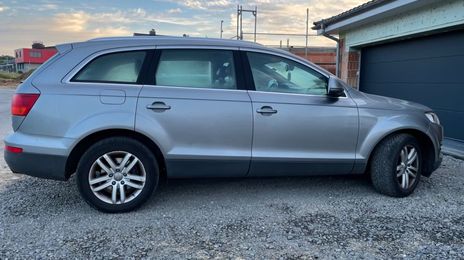 Audi Q7 • 2007 • 233,000 km