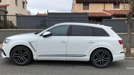 Audi Q7 • 2016 • 140,000 km