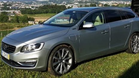 Volvo V60 • 2013 • 206,000 km