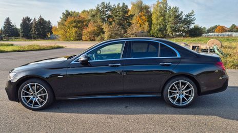 Mercedes-Benz E • 2019 • 180,500 km