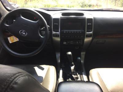 Toyota Land Cruiser • 2006 • 142,000 km