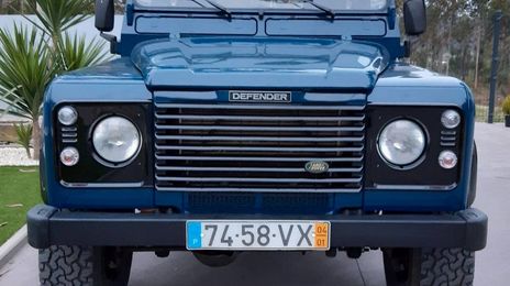 Land Rover Defender • 2004 • 150,000 km