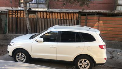 Hyundai Santa Fe • 2011 • 130,000 km