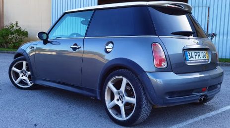 MINI Cooper S • 2005 • 196,565 km