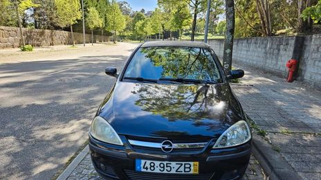 Opel Corsa • 2004 • 225,000 km