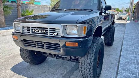 Toyota Tacoma • 2001 • 140,000 km