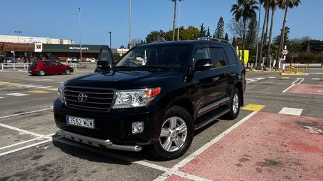 Toyota Land Cruiser • 2014 • 92,000 km