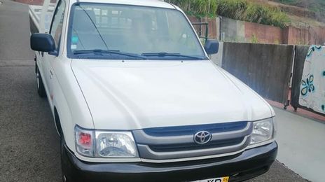 Toyota Hilux • 2004 • 73,000 km