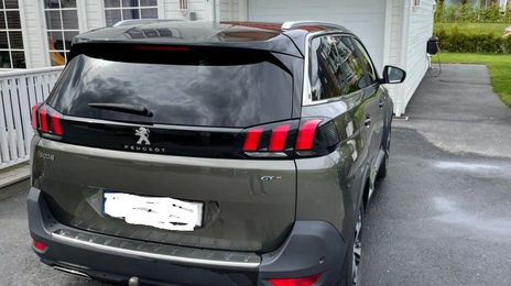 Peugeot 5008 • 2018 • 100,000 km