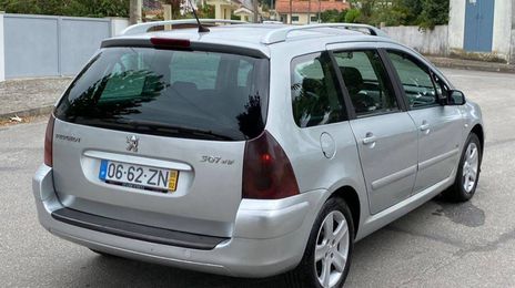 Peugeot 307 • 2005 • 255,000 km