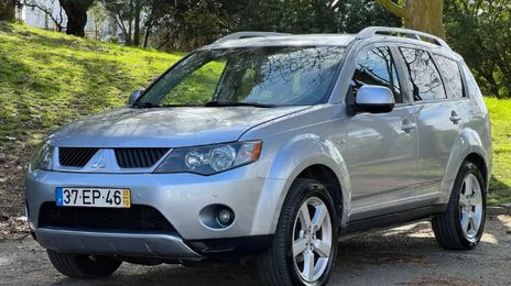 Mitsubishi Outlander • 2007 • 220,000 km