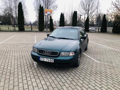 Audi A4 • 1995 • 312,899 km