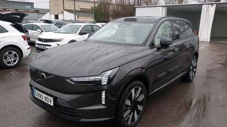 Volvo XC90 • 2025 • 13,483 km