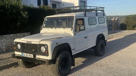 Land Rover Defender • 2001 • 113,000 km
