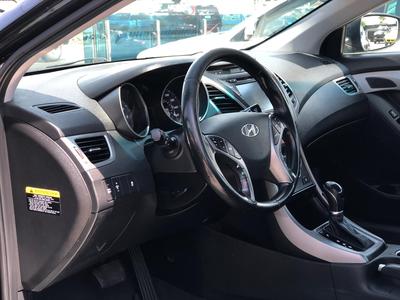 Hyundai Elantra • 2014 • 122 km