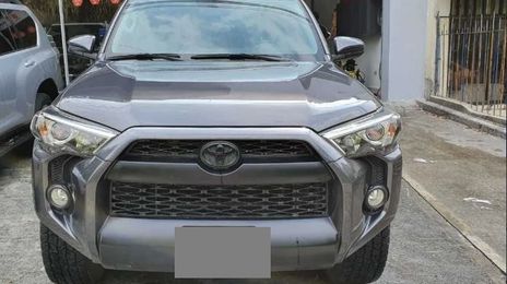Toyota 4Runner • 2016 • 100,000 km