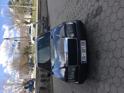 Mercedes-Benz 200 D • 1991 • 300,000 km