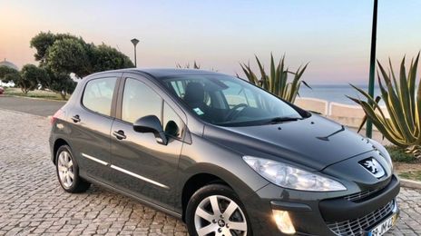 Peugeot 308 • 2010 • 183,000 km