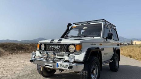 Toyota Land Cruiser • 1989 • 171,000 km