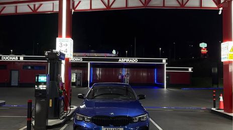 BMW 328i • 2019 • 94,000 km