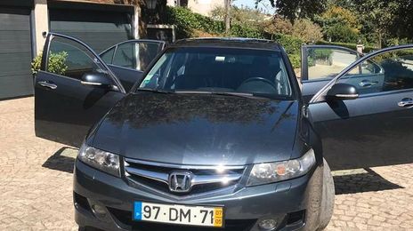 Honda Accord • 2007 • 200,000 km