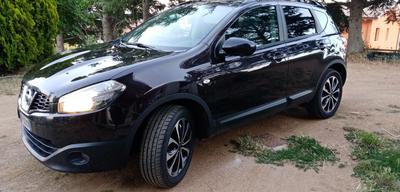 Nissan 300c • 2013 • 153,000 km