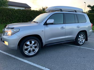 Toyota Land Cruiser • 2008 • 199,888 km