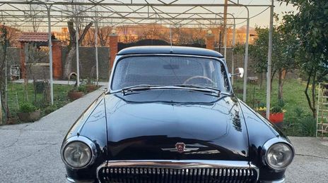 Mercedes-Benz E-Class • 1986 • 1,000 km