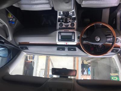 Volkswagen Passat • 2009 • 158,676 km