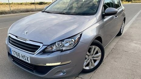 Peugeot 308 • 2014 • 140,000 km