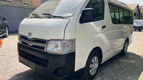 Toyota Hiace • 2022 • 3,000 km