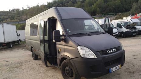 Mercedes-Benz 210 Van • 2010 • 90,000 km