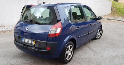 Renault Scénic • 2004 • 200,000 km