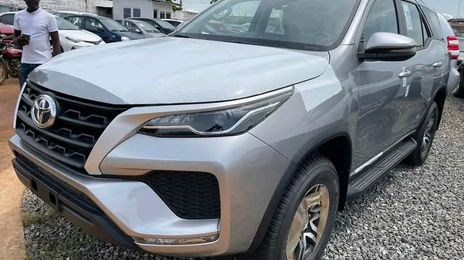 Toyota Fortuner • 2020 • 890 km