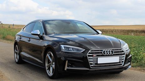 Audi S5 • 2017 • 73,900 km