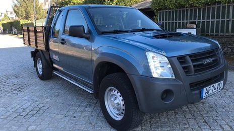 Isuzu D-MAX • 2011 • 200,000 km